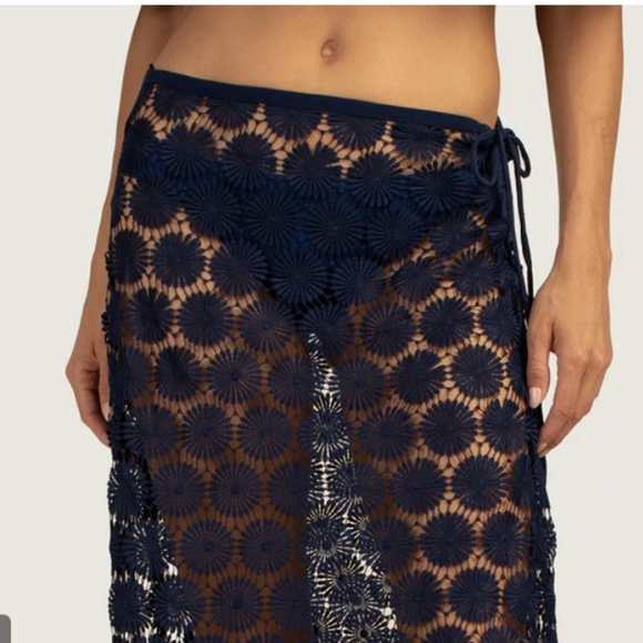 This cropped swim cover-up top and maxi skirt - Picture 3 of 4